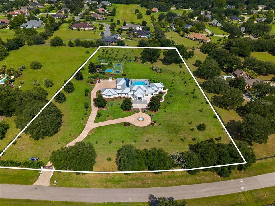 For Sale: $2,600,000 (7 beds, 6 baths, 6734 Square Feet)