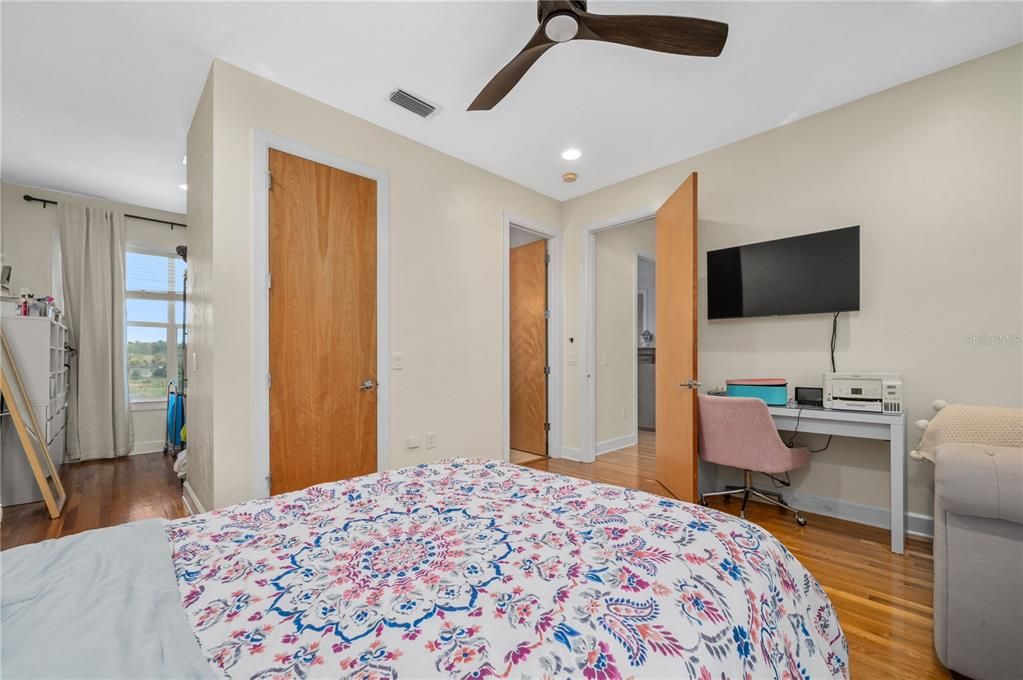 For Sale: $2,600,000 (7 beds, 6 baths, 6734 Square Feet)