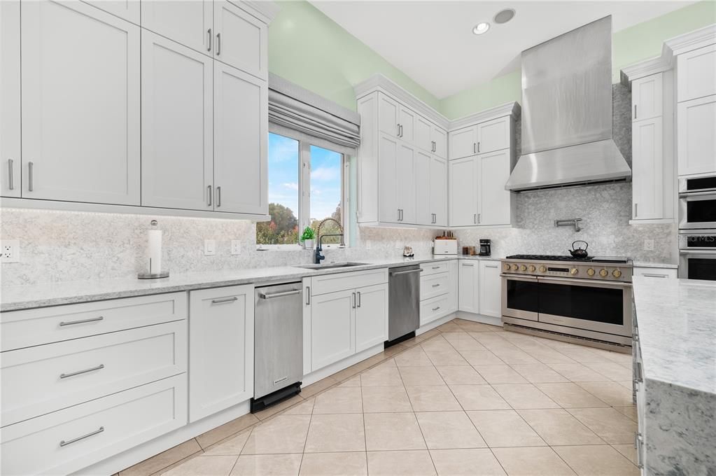 For Sale: $2,600,000 (7 beds, 6 baths, 6734 Square Feet)