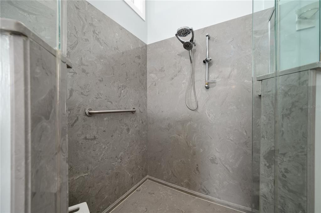For Sale: $2,600,000 (7 beds, 6 baths, 6734 Square Feet)