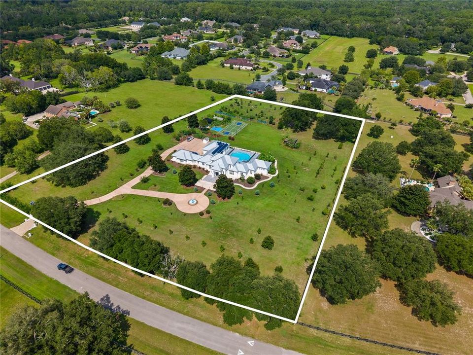 For Sale: $2,600,000 (7 beds, 6 baths, 6734 Square Feet)