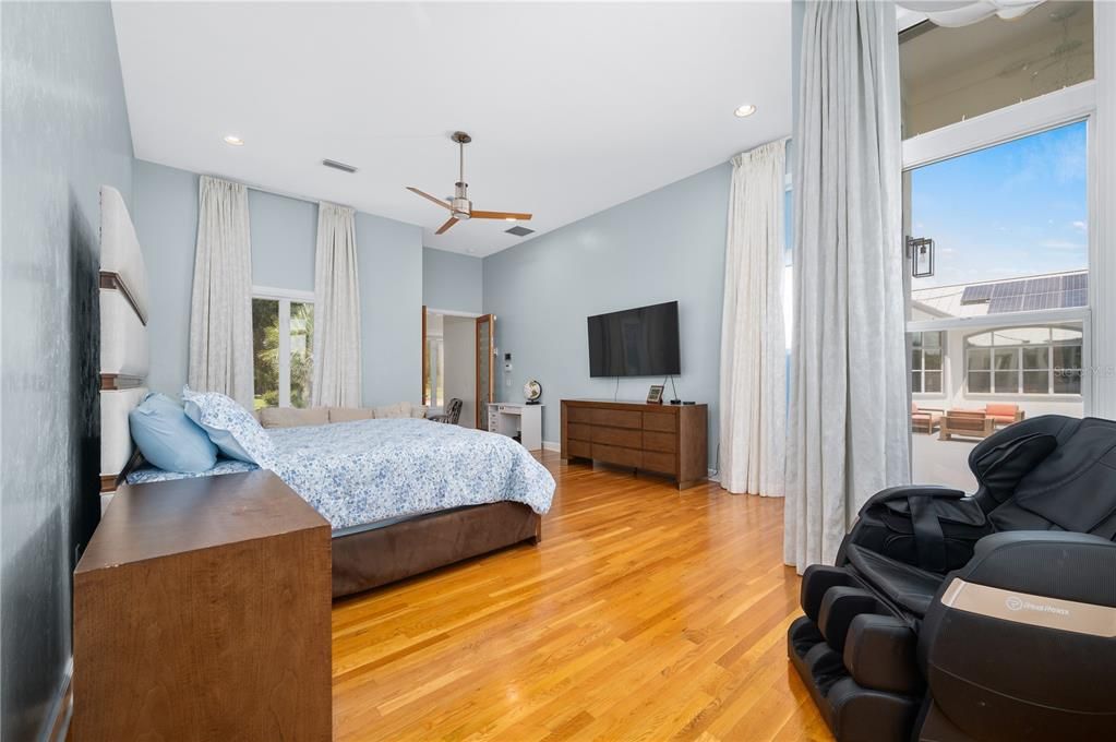 For Sale: $2,600,000 (7 beds, 6 baths, 6734 Square Feet)