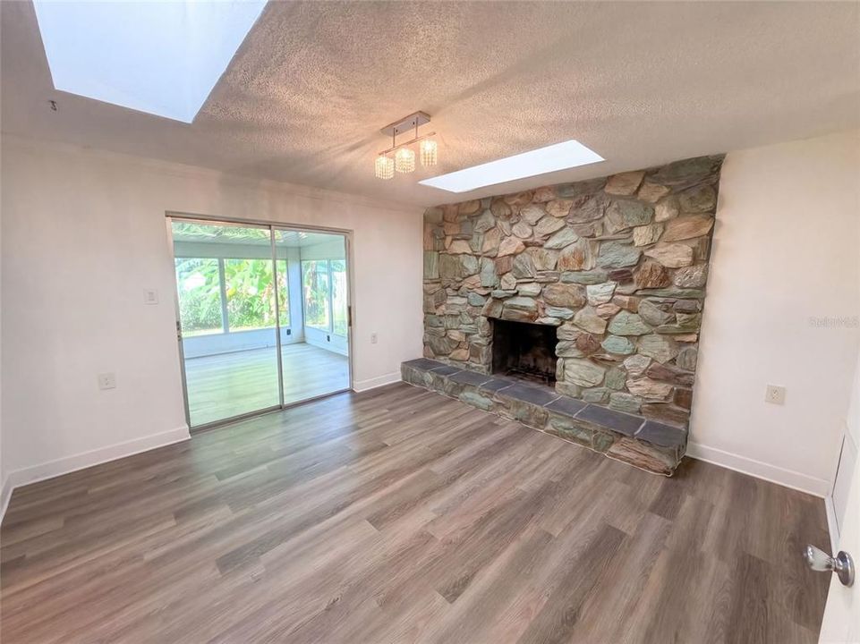En Venta: $330,000 (2 camas, 2 baños, 1585 Pies cuadrados)