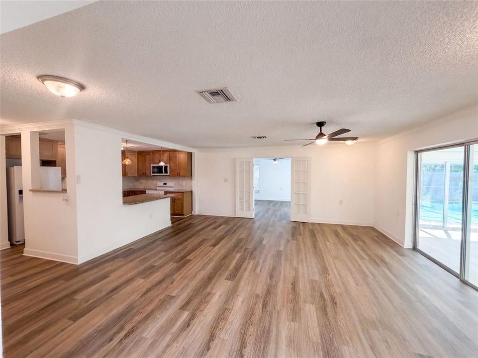 En Venta: $330,000 (2 camas, 2 baños, 1585 Pies cuadrados)