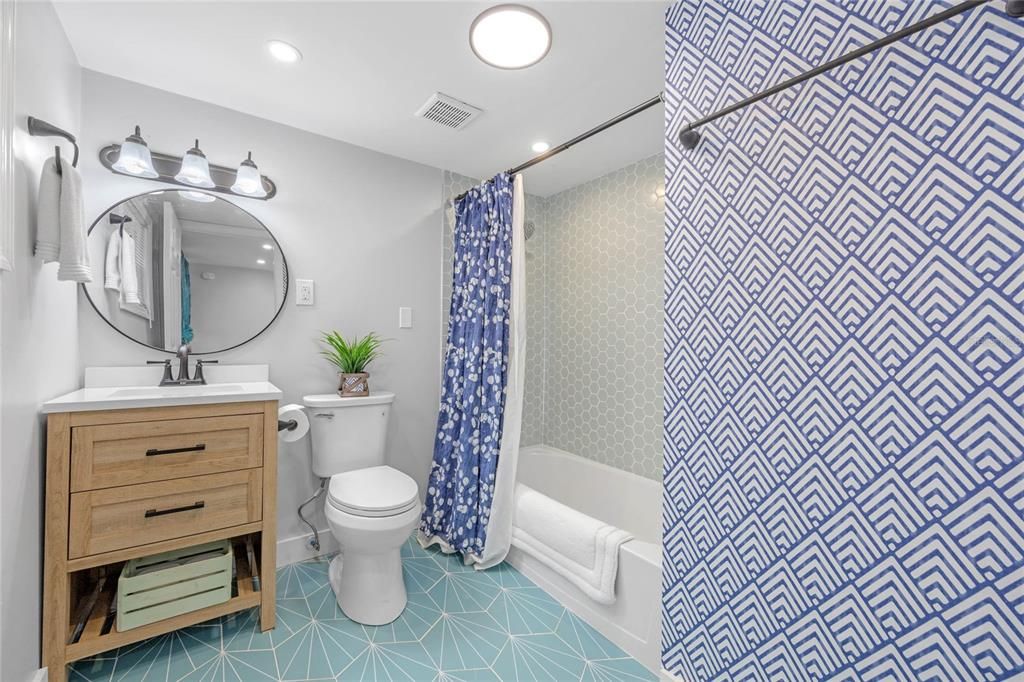 For Sale: $349,900 (3 beds, 2 baths, 1100 Square Feet)