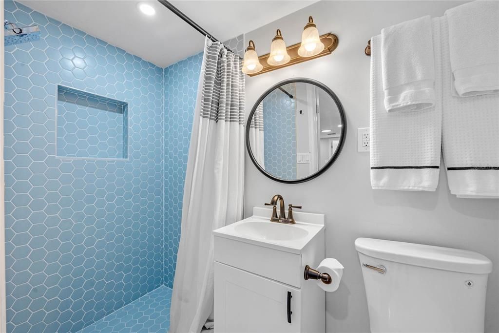 For Sale: $349,900 (3 beds, 2 baths, 1100 Square Feet)