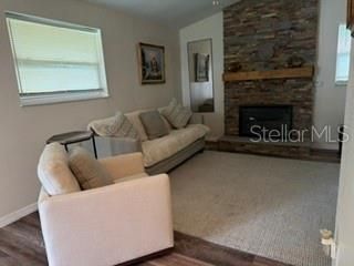 For Sale: $169,900 (2 beds, 1 baths, 720 Square Feet)