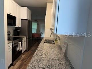 For Sale: $169,900 (2 beds, 1 baths, 720 Square Feet)