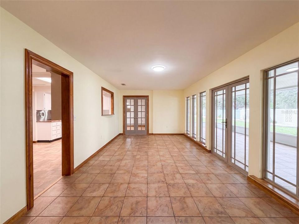 For Sale: $271,000 (2 beds, 2 baths, 1852 Square Feet)