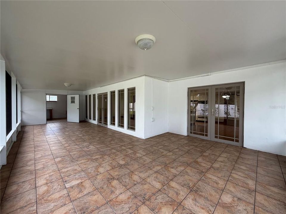 For Sale: $271,000 (2 beds, 2 baths, 1852 Square Feet)