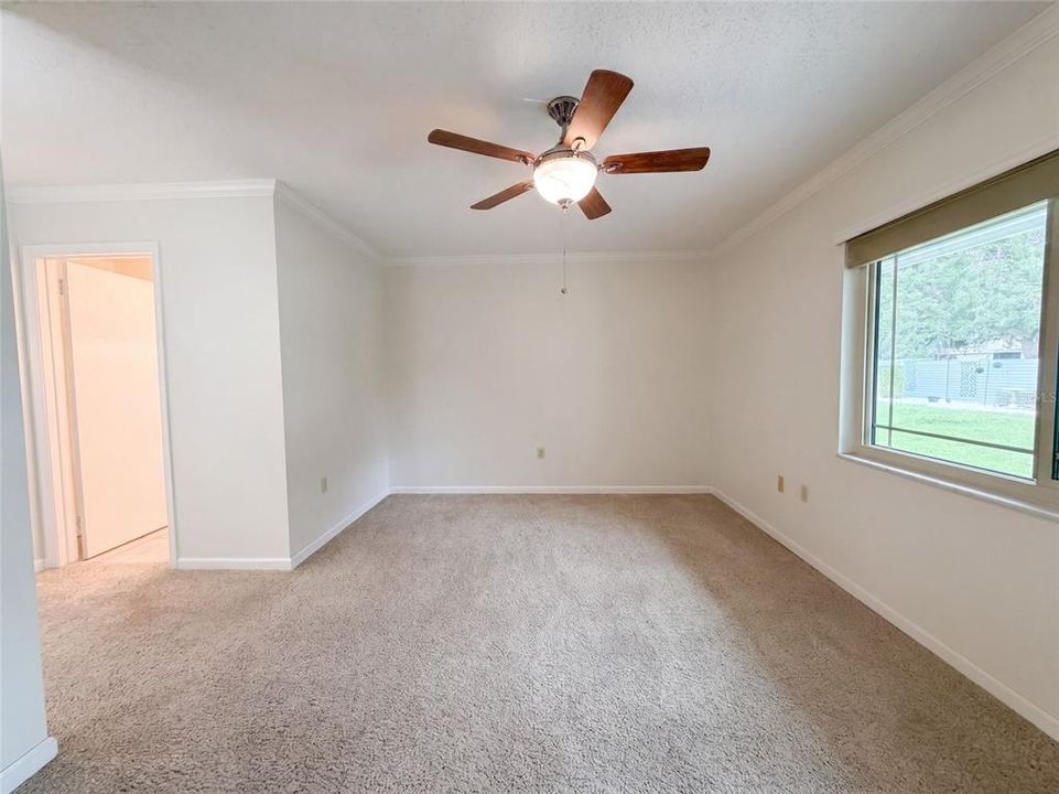 For Sale: $271,000 (2 beds, 2 baths, 1852 Square Feet)