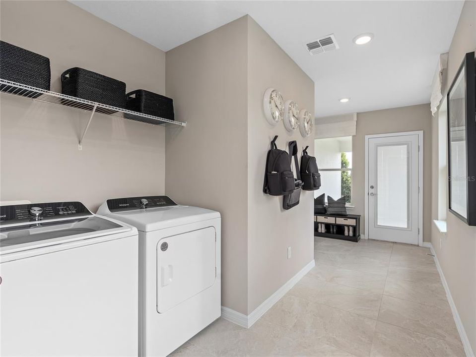 For Sale: $537,270 (3 beds, 2 baths, 1715 Square Feet)