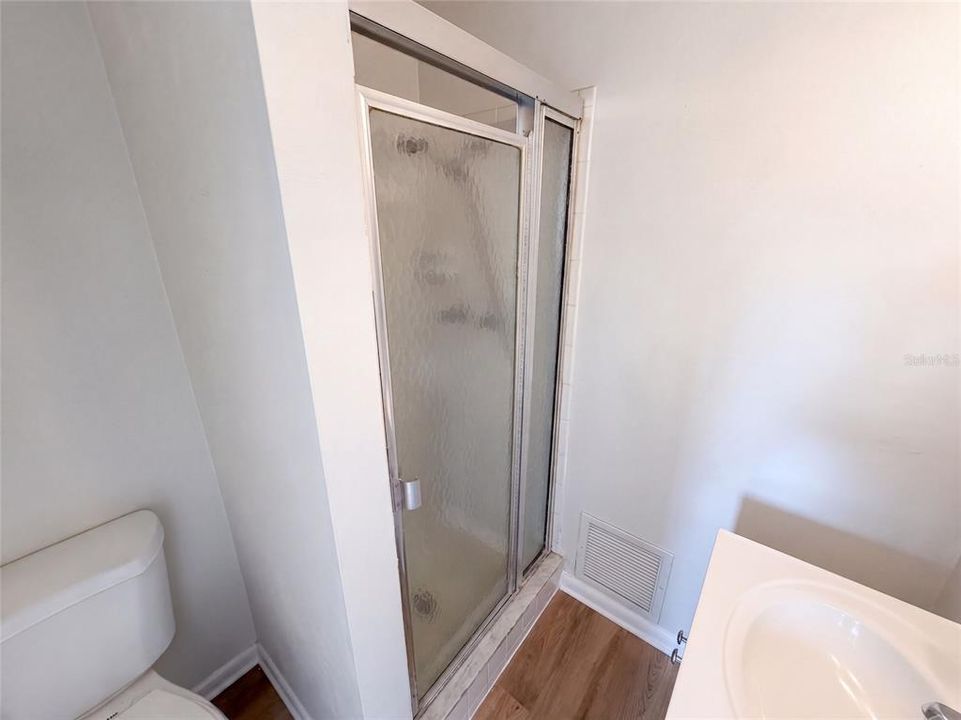 For Sale: $233,000 (3 beds, 2 baths, 933 Square Feet)