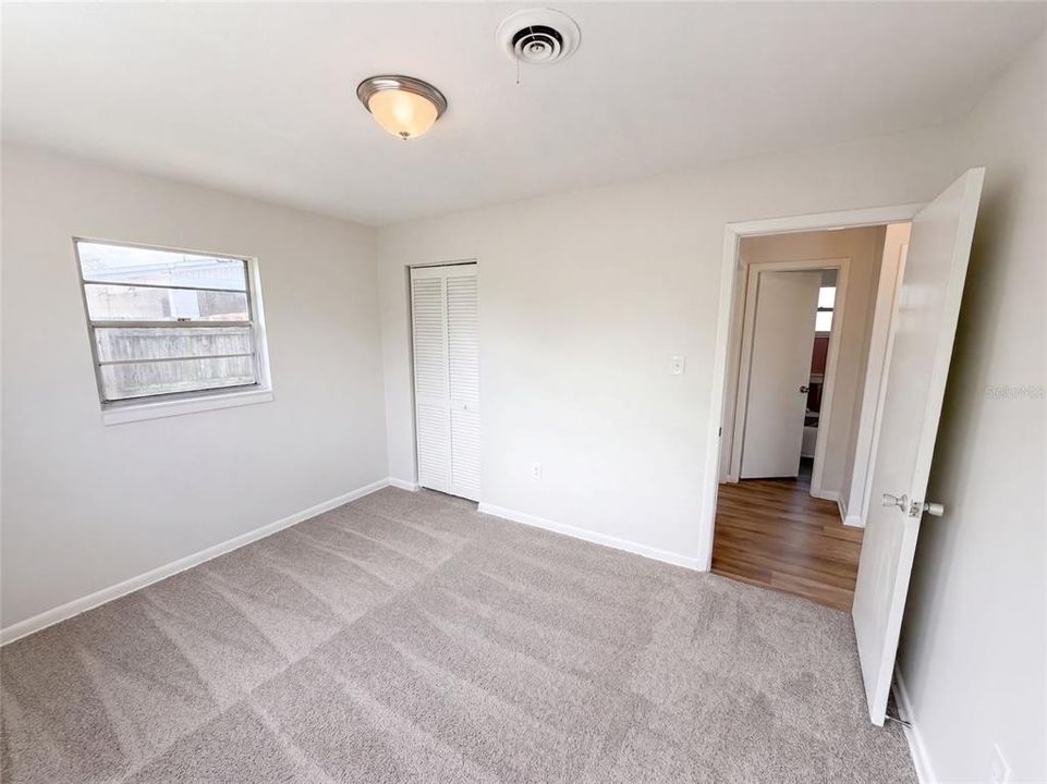 For Sale: $233,000 (3 beds, 2 baths, 933 Square Feet)