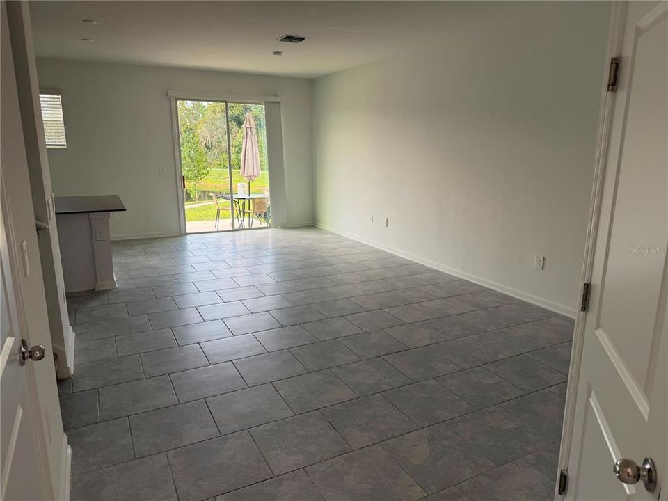 For Rent: $2,300 (3 beds, 2 baths, 1793 Square Feet)