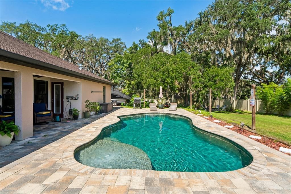 En Venta: $680,000 (4 camas, 2 baños, 2321 Pies cuadrados)