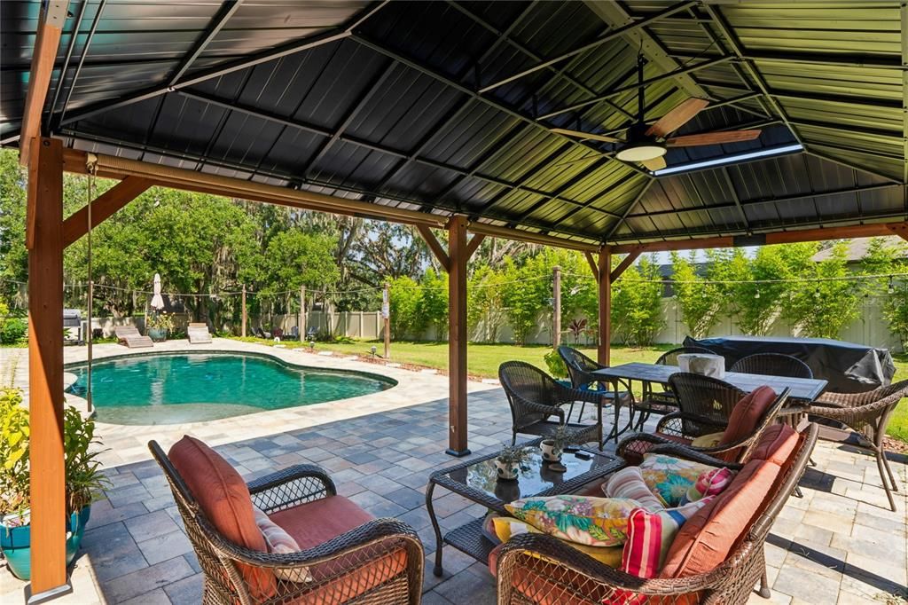 En Venta: $680,000 (4 camas, 2 baños, 2321 Pies cuadrados)