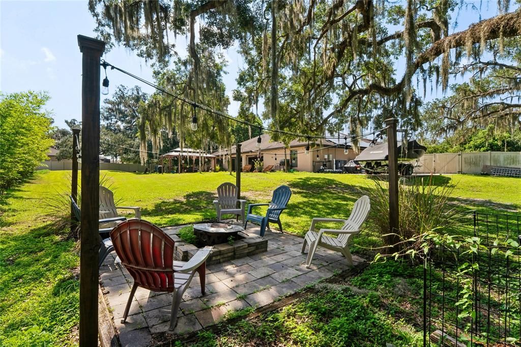 En Venta: $680,000 (4 camas, 2 baños, 2321 Pies cuadrados)
