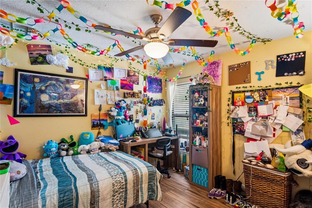En Venta: $680,000 (4 camas, 2 baños, 2321 Pies cuadrados)