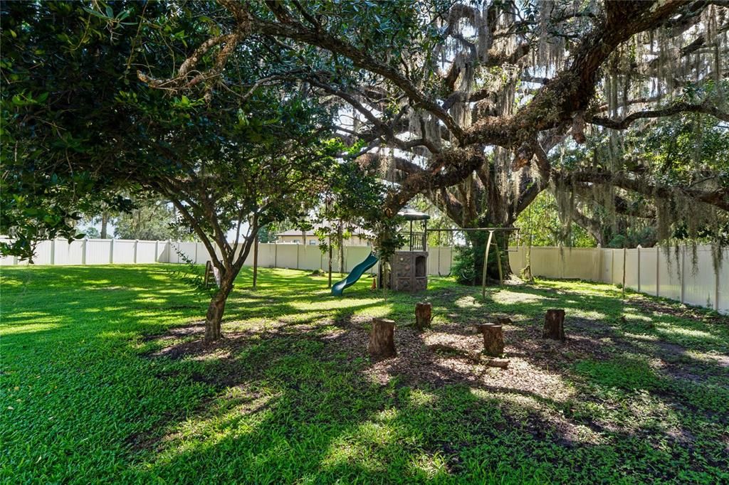 En Venta: $680,000 (4 camas, 2 baños, 2321 Pies cuadrados)