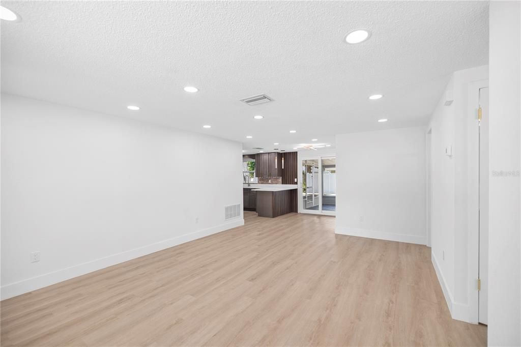 En Venta: $250,000 (2 camas, 2 baños, 1014 Pies cuadrados)