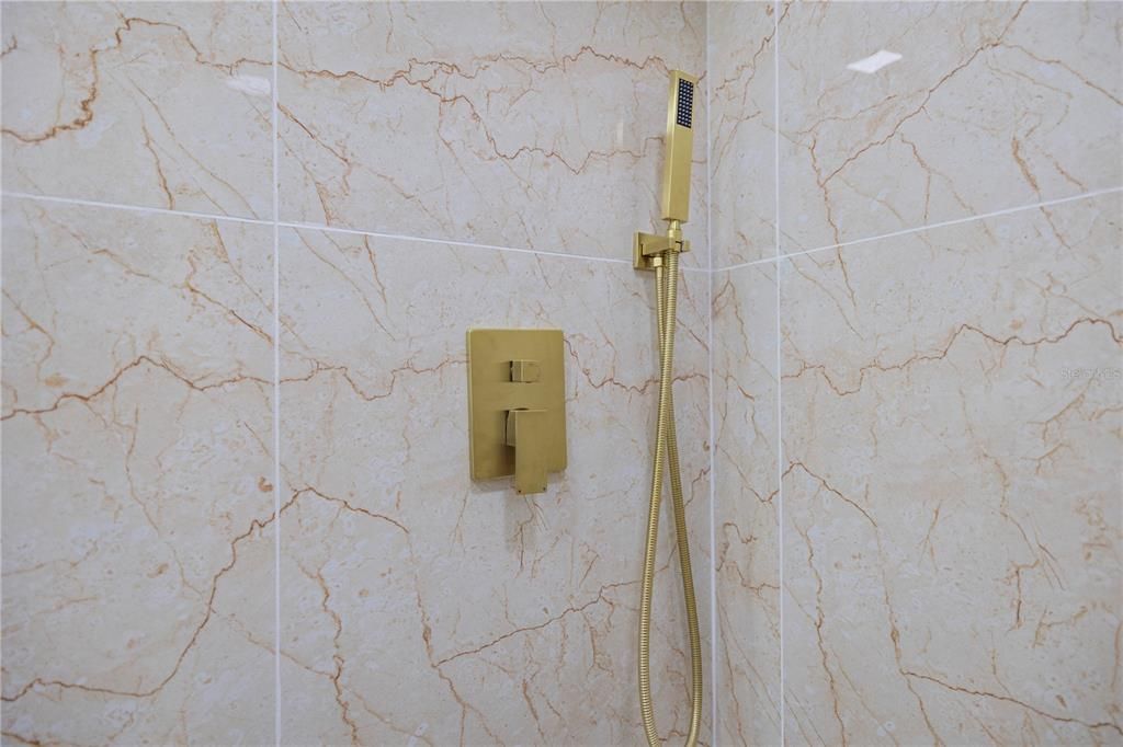 En Venta: $250,000 (2 camas, 2 baños, 1014 Pies cuadrados)