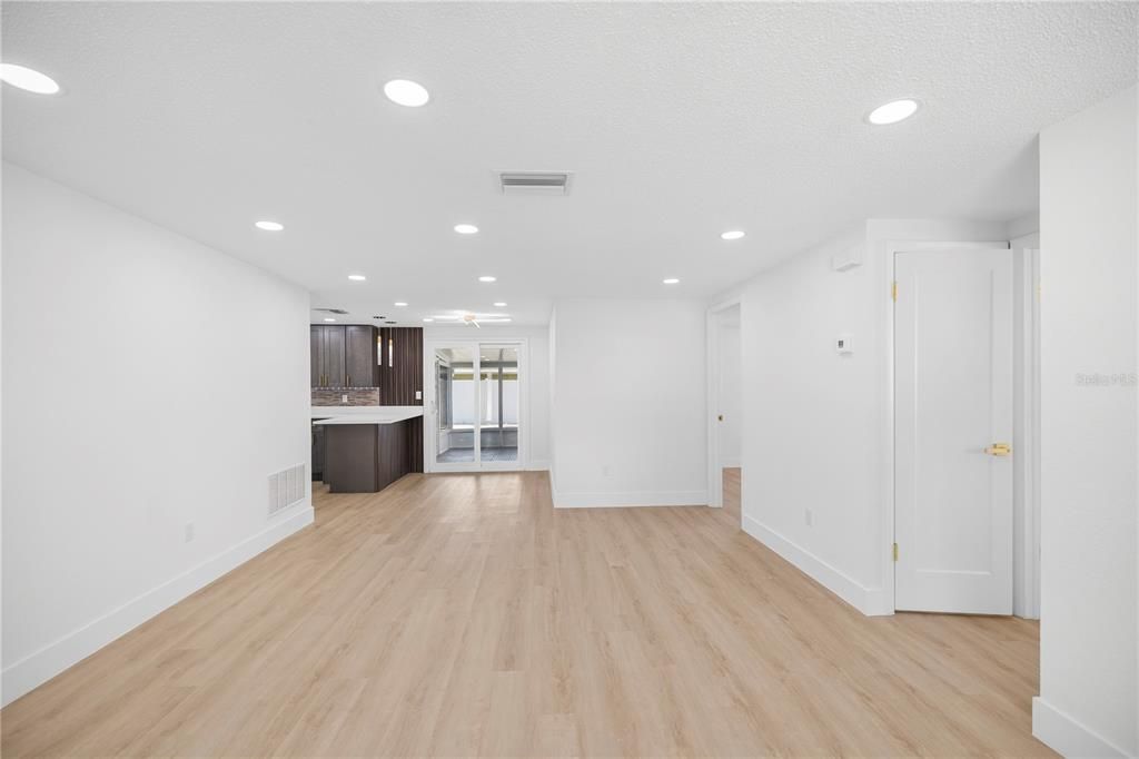 En Venta: $250,000 (2 camas, 2 baños, 1014 Pies cuadrados)