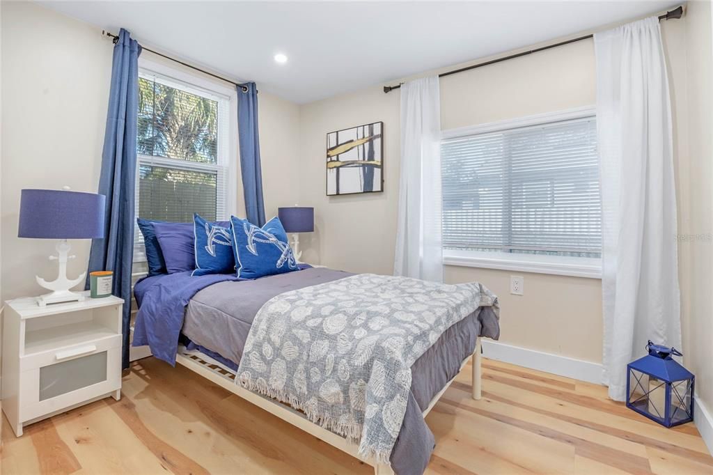 В аренду: $2,099 (3 спален, 2 ванн, 1100 Квадратных фут)