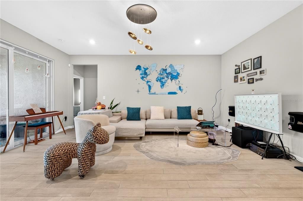 For Sale: $649,000 (4 beds, 3 baths, 2493 Square Feet)
