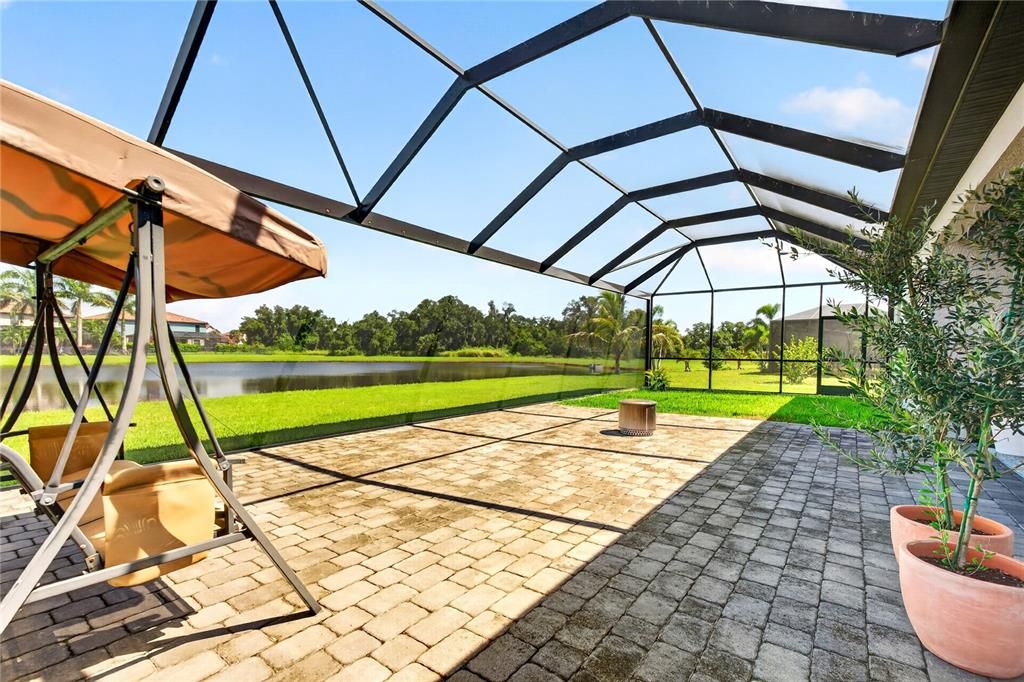 For Sale: $649,000 (4 beds, 3 baths, 2493 Square Feet)