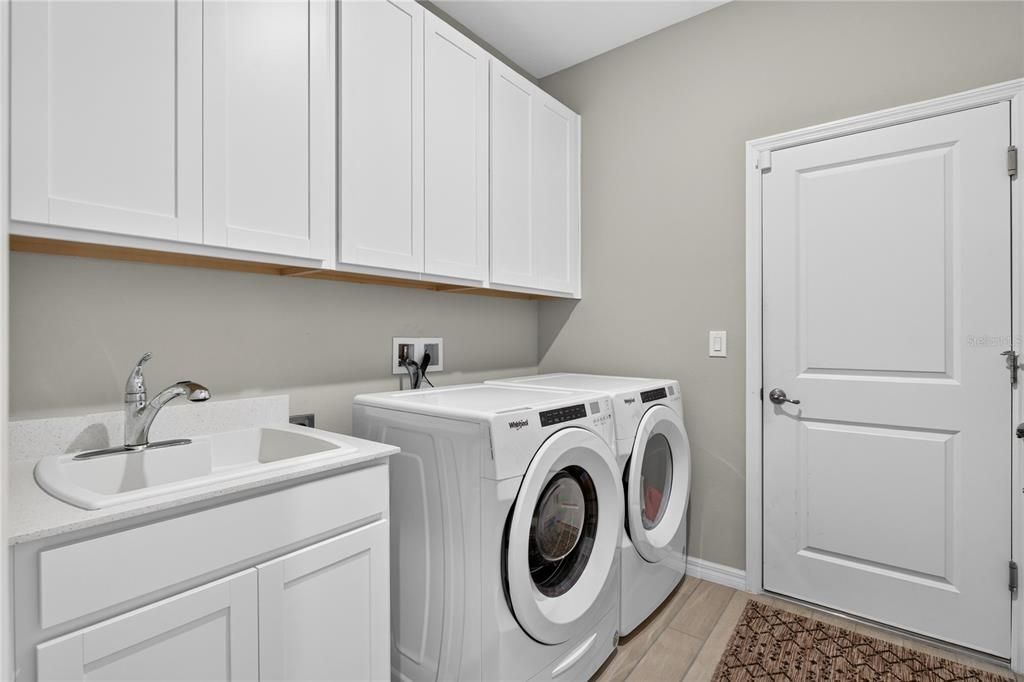 For Sale: $649,000 (4 beds, 3 baths, 2493 Square Feet)