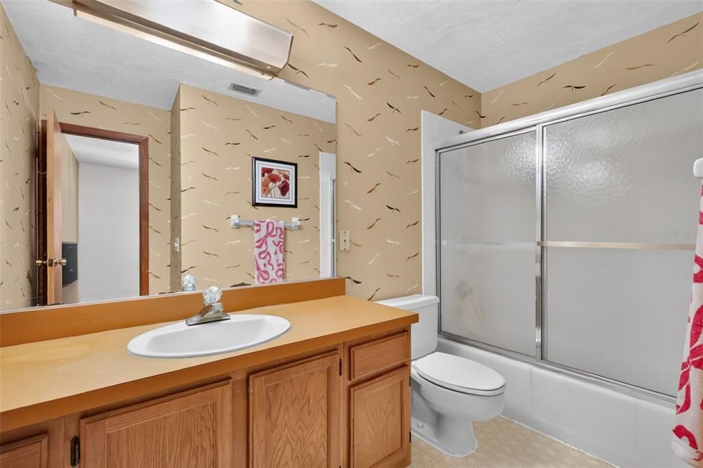 For Sale: $189,000 (2 beds, 2 baths, 1243 Square Feet)