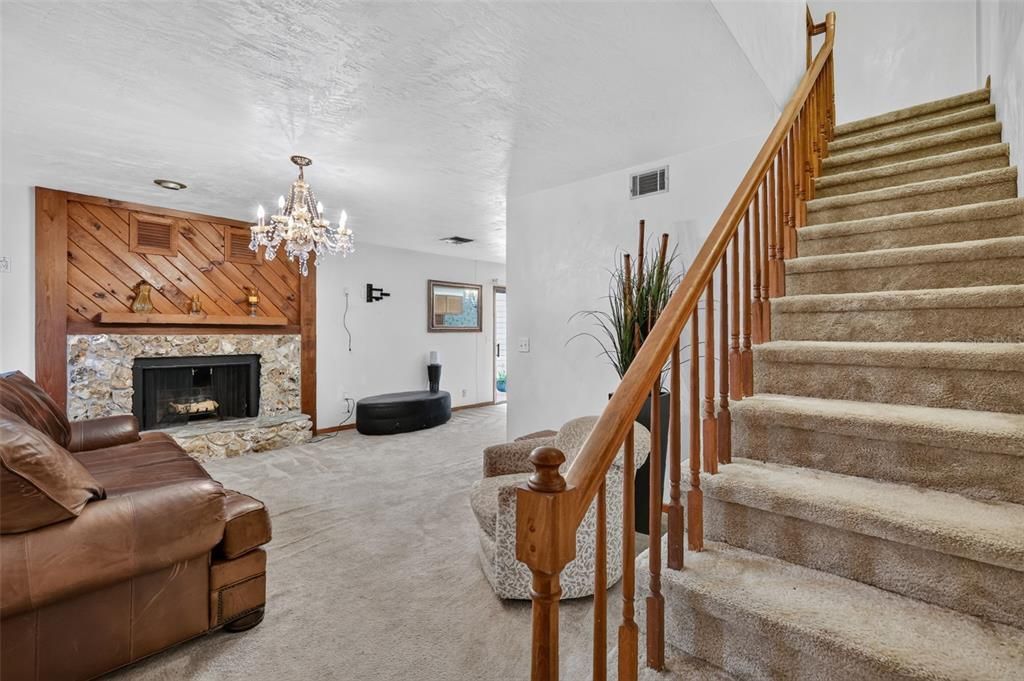 For Sale: $189,000 (2 beds, 2 baths, 1243 Square Feet)