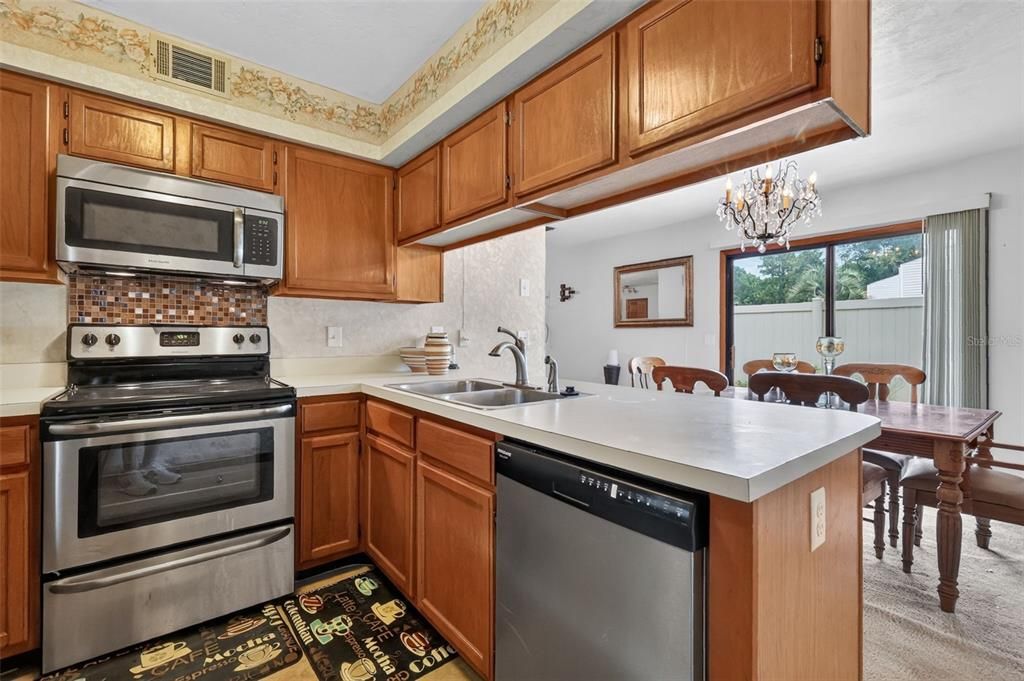 For Sale: $189,000 (2 beds, 2 baths, 1243 Square Feet)