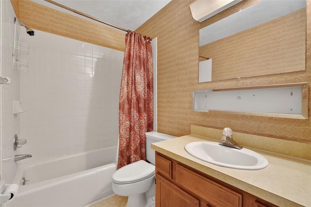 For Sale: $189,000 (2 beds, 2 baths, 1243 Square Feet)