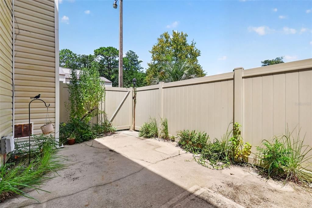 For Sale: $189,000 (2 beds, 2 baths, 1243 Square Feet)