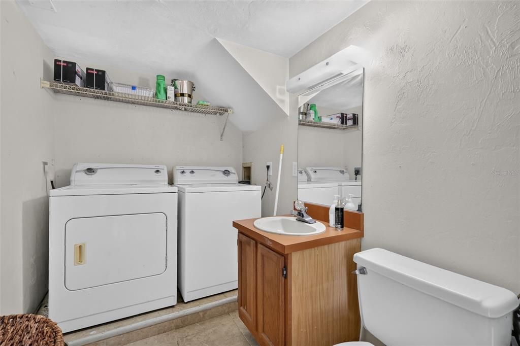 For Sale: $189,000 (2 beds, 2 baths, 1243 Square Feet)