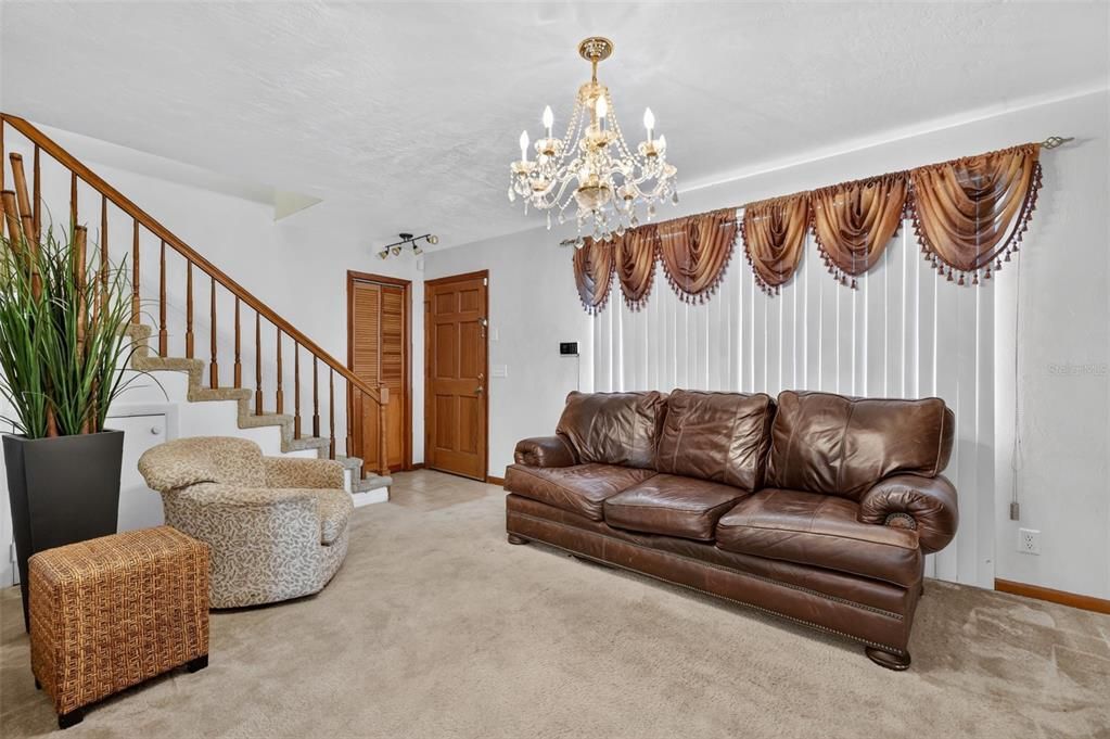 For Sale: $189,000 (2 beds, 2 baths, 1243 Square Feet)