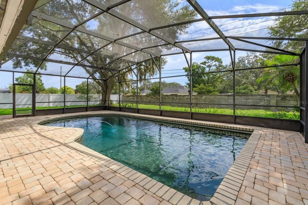 For Sale: $650,000 (4 beds, 3 baths, 2562 Square Feet)