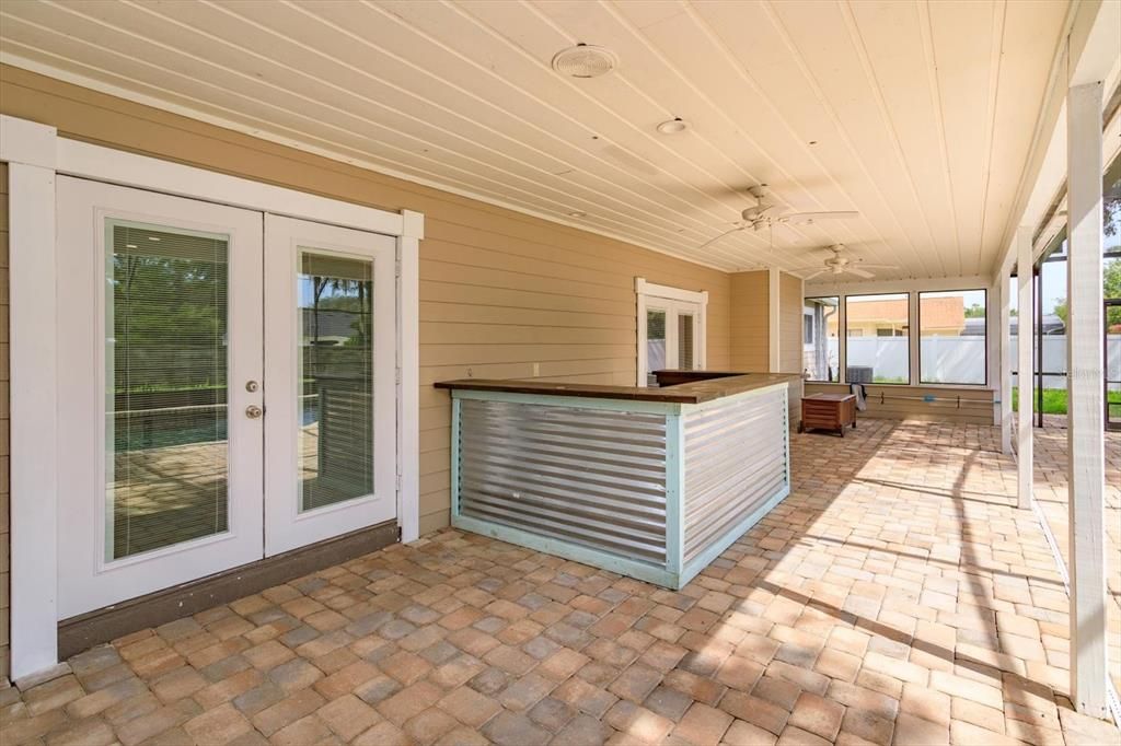 For Sale: $650,000 (4 beds, 3 baths, 2562 Square Feet)