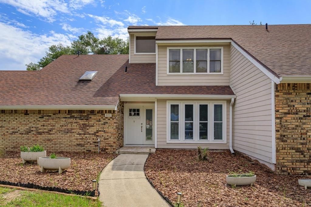 For Sale: $650,000 (4 beds, 3 baths, 2562 Square Feet)
