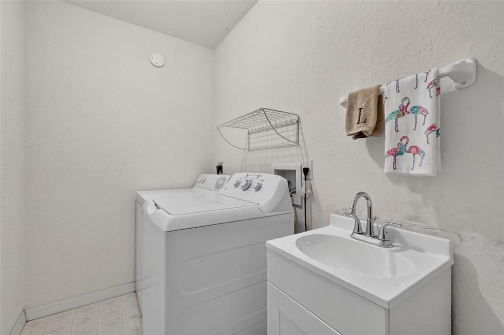 En Venta: $236,000 (3 camas, 2 baños, 1623 Pies cuadrados)