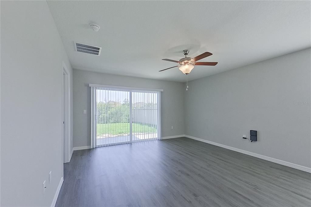 For Rent: $2,045 (3 beds, 2 baths, 1453 Square Feet)