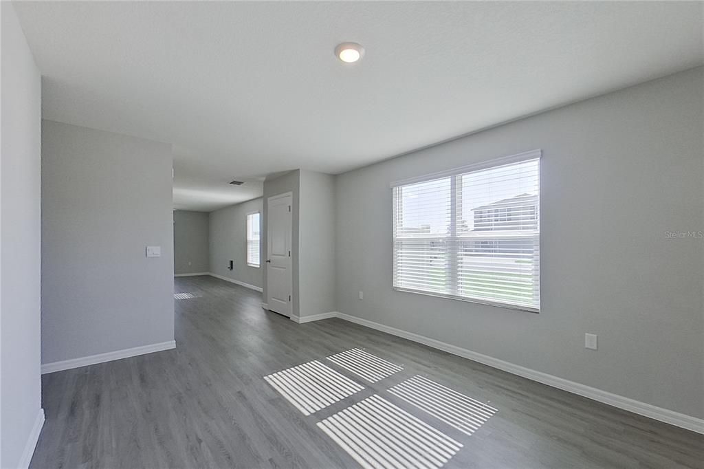 For Rent: $2,045 (3 beds, 2 baths, 1453 Square Feet)
