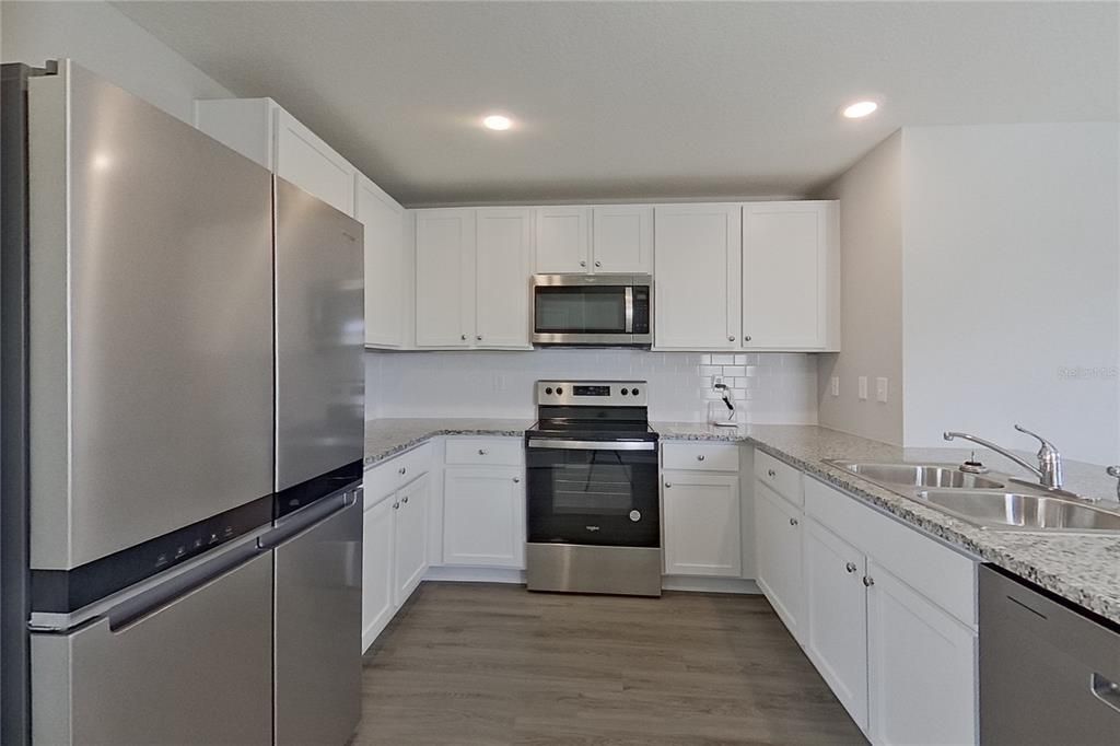 For Rent: $2,045 (3 beds, 2 baths, 1453 Square Feet)