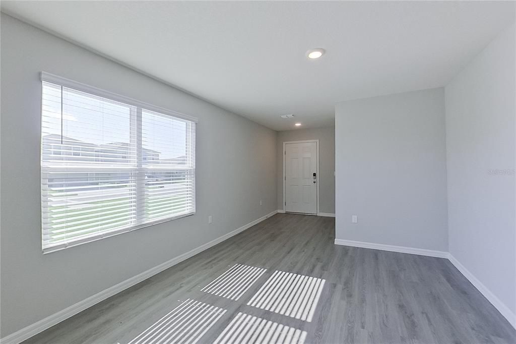 For Rent: $2,045 (3 beds, 2 baths, 1453 Square Feet)