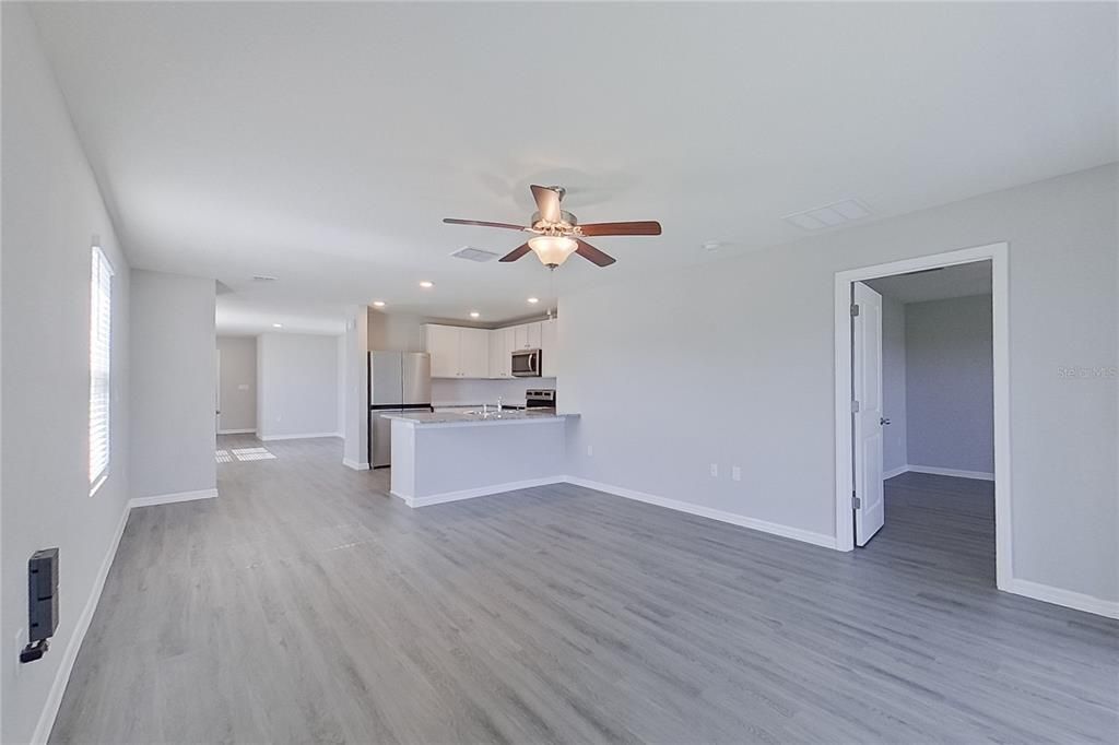 For Rent: $2,045 (3 beds, 2 baths, 1453 Square Feet)