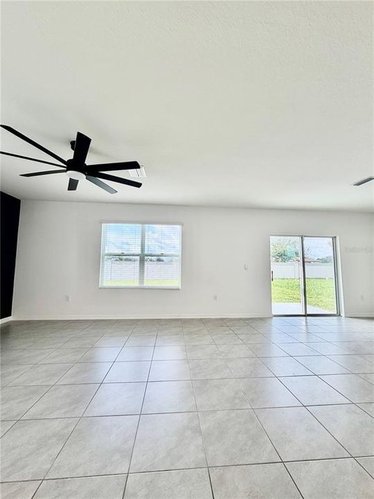 For Rent: $2,449 (4 beds, 2 baths, 2260 Square Feet)