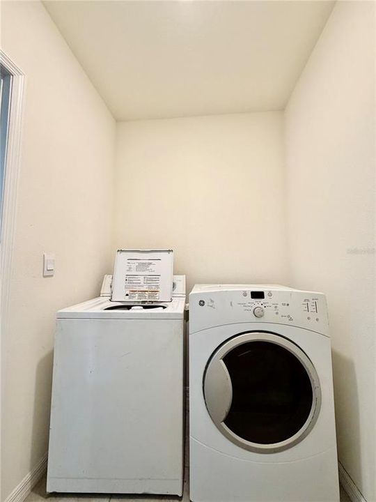 For Rent: $2,449 (4 beds, 2 baths, 2260 Square Feet)
