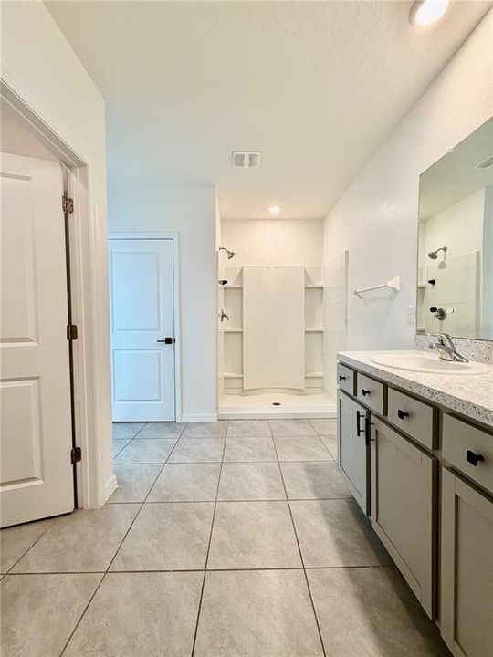 For Rent: $2,449 (4 beds, 2 baths, 2260 Square Feet)